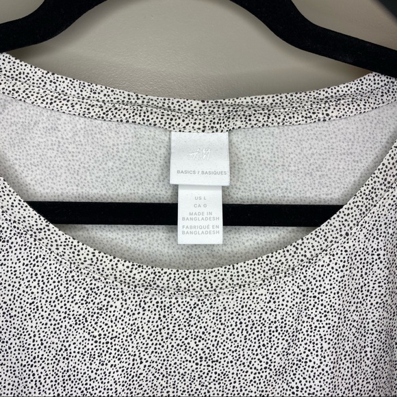 Pattern T-shirt - Picture 3 of 3